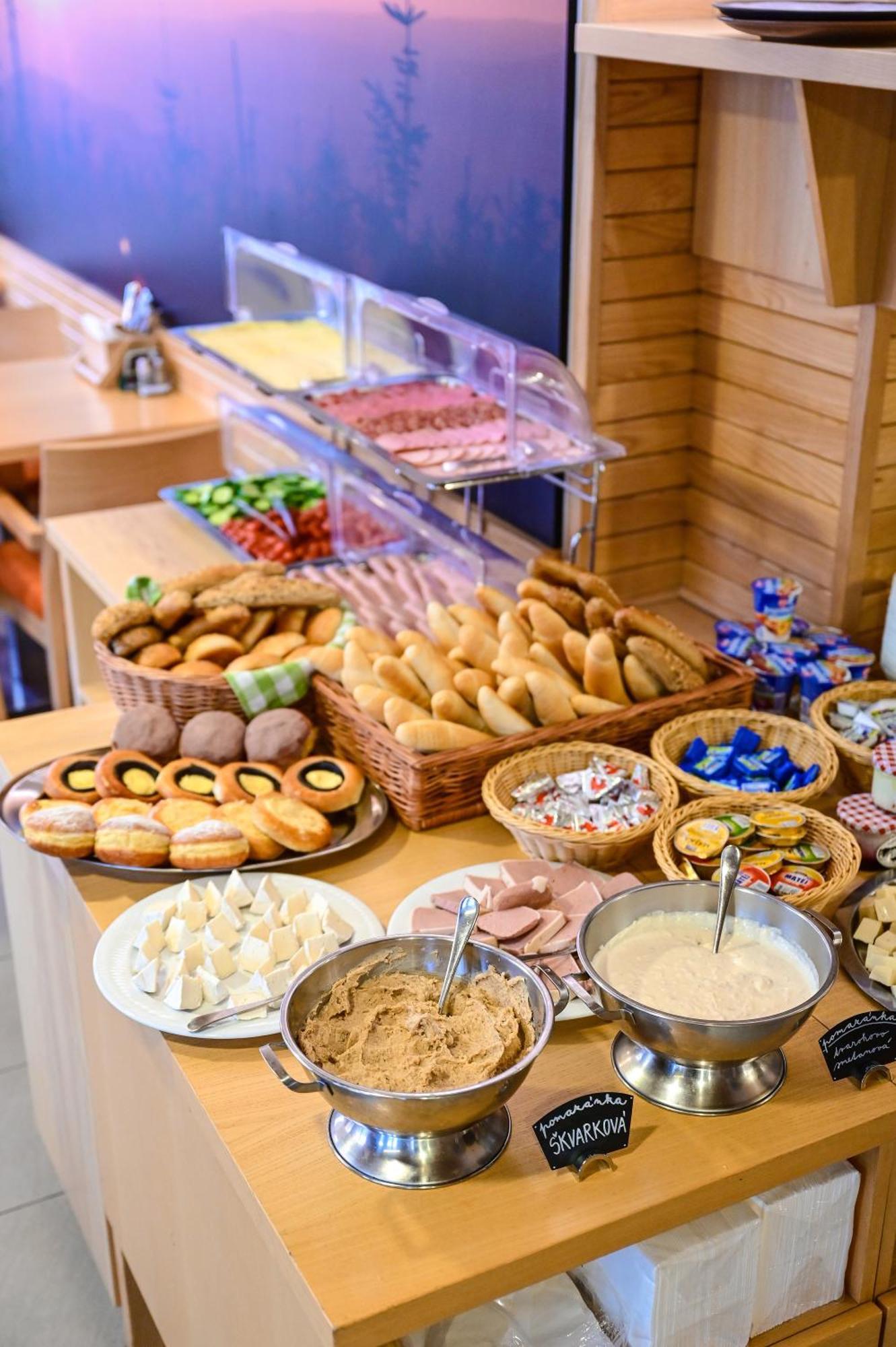 Hotel Jirinka Dolni Morava Bagian luar foto