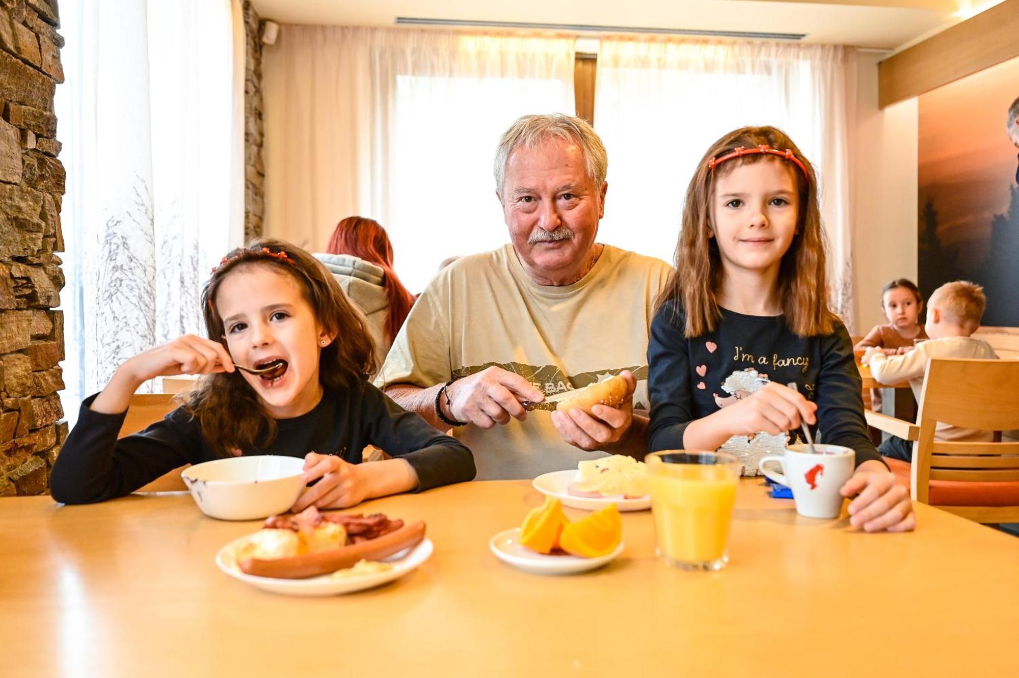 Hotel Jirinka Dolni Morava Bagian luar foto